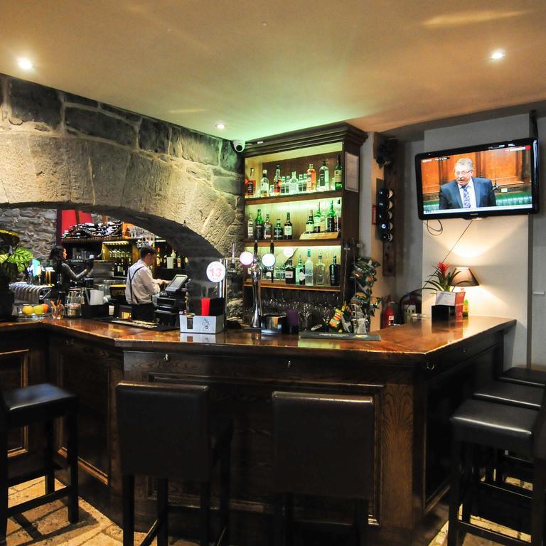 אורנמור The Coach House Hotel מראה חיצוני תמונה