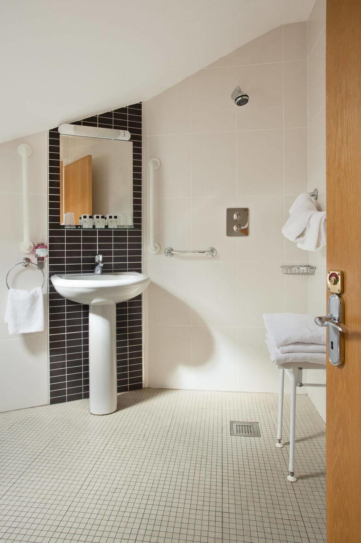 אורנמור The Coach House Hotel מראה חיצוני תמונה